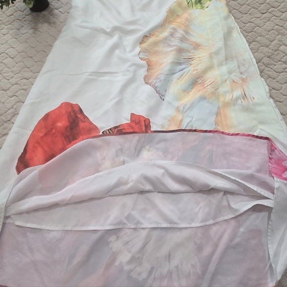 UOOZEE White Floral Flowy Beach Vacation Maxi Dress with Puff Sleeves - NWT - Picture 12 of 15